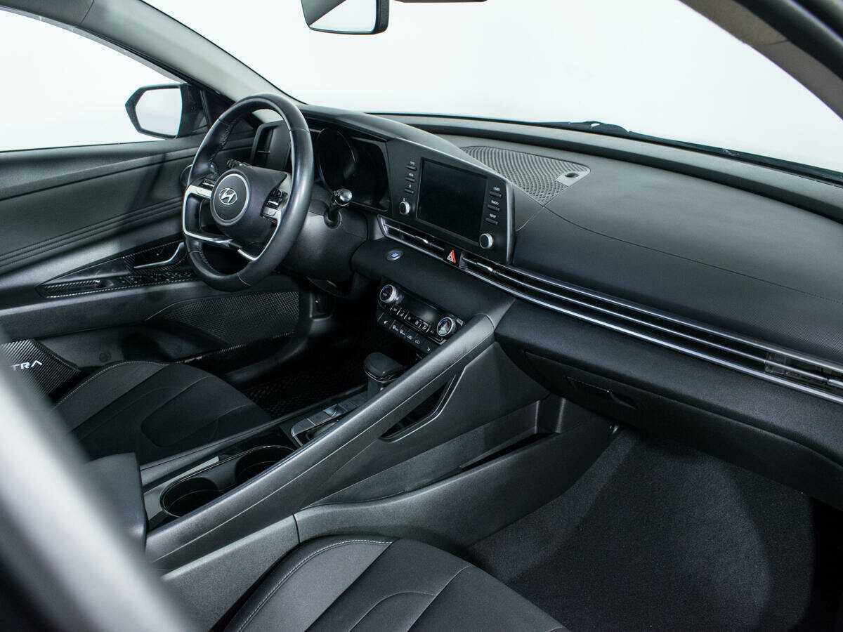 Купить Hyundai Elantra с пробегом. Фото: #8