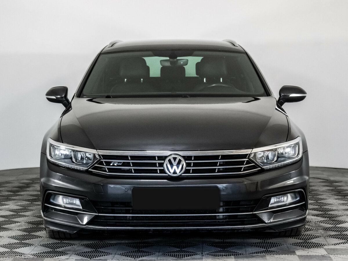 Купить Volkswagen Passat с пробегом. Фото: #1