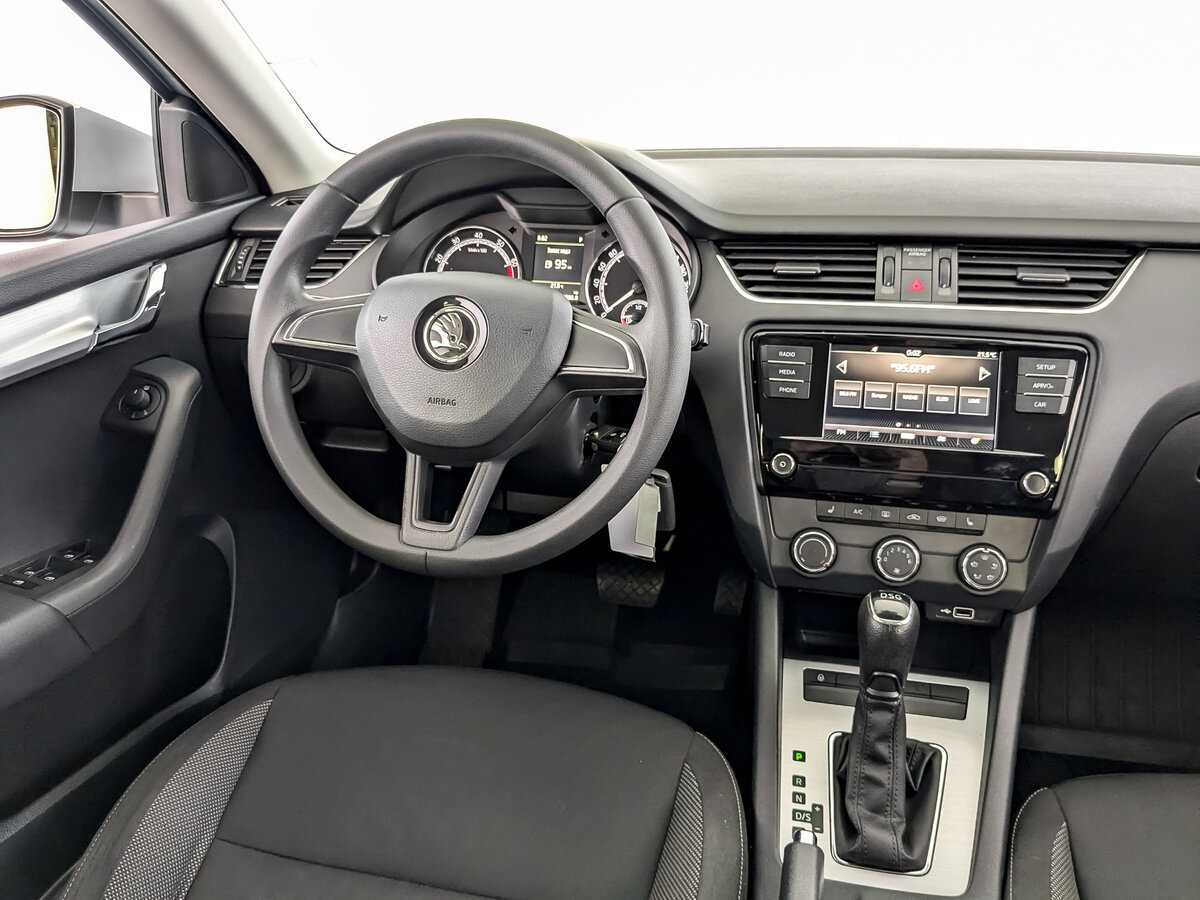 Купить Skoda Octavia с пробегом. Фото: #24