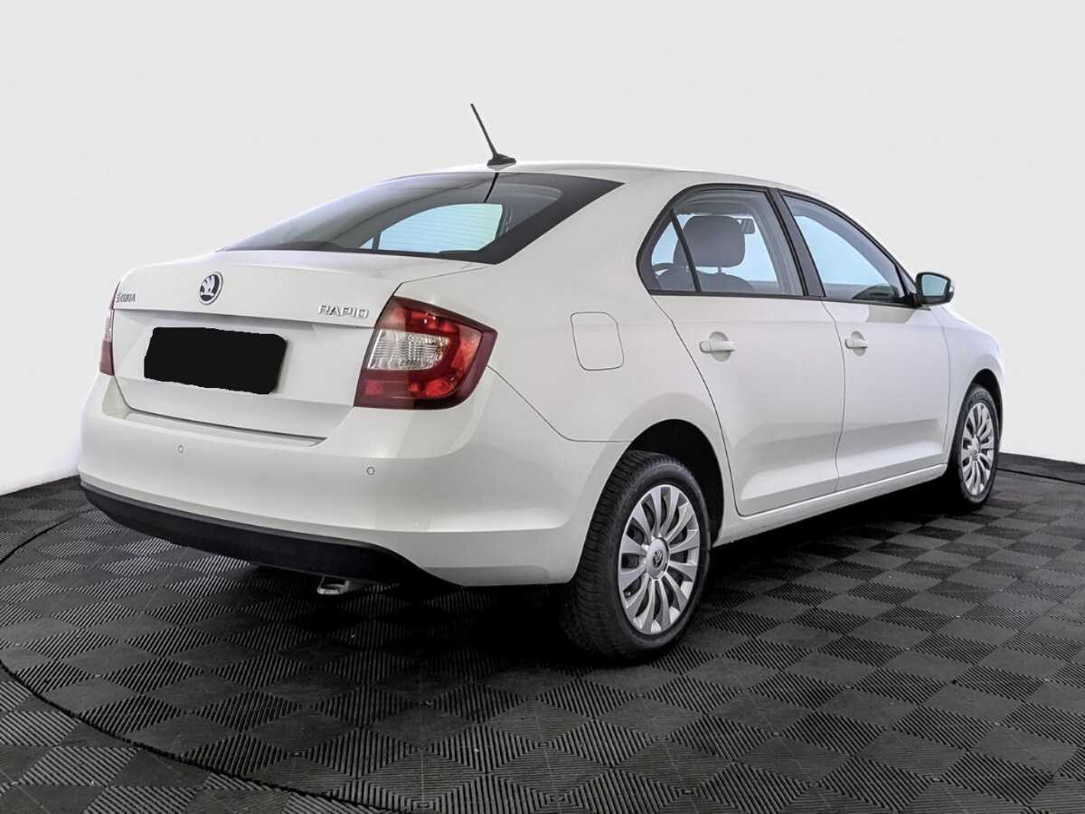 Купить Skoda Rapid с пробегом. Фото: #4