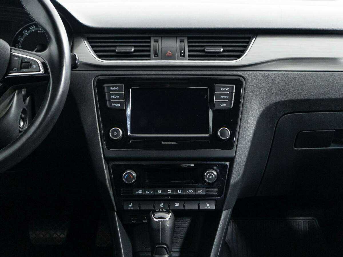 Купить Skoda Rapid с пробегом. Фото: #13