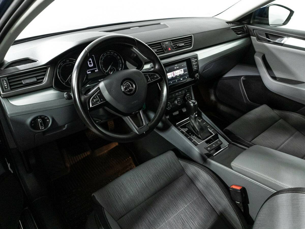 Купить Skoda Superb с пробегом. Фото: #10