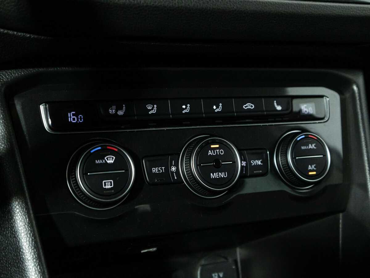 Купить Volkswagen Tiguan с пробегом. Фото: #16