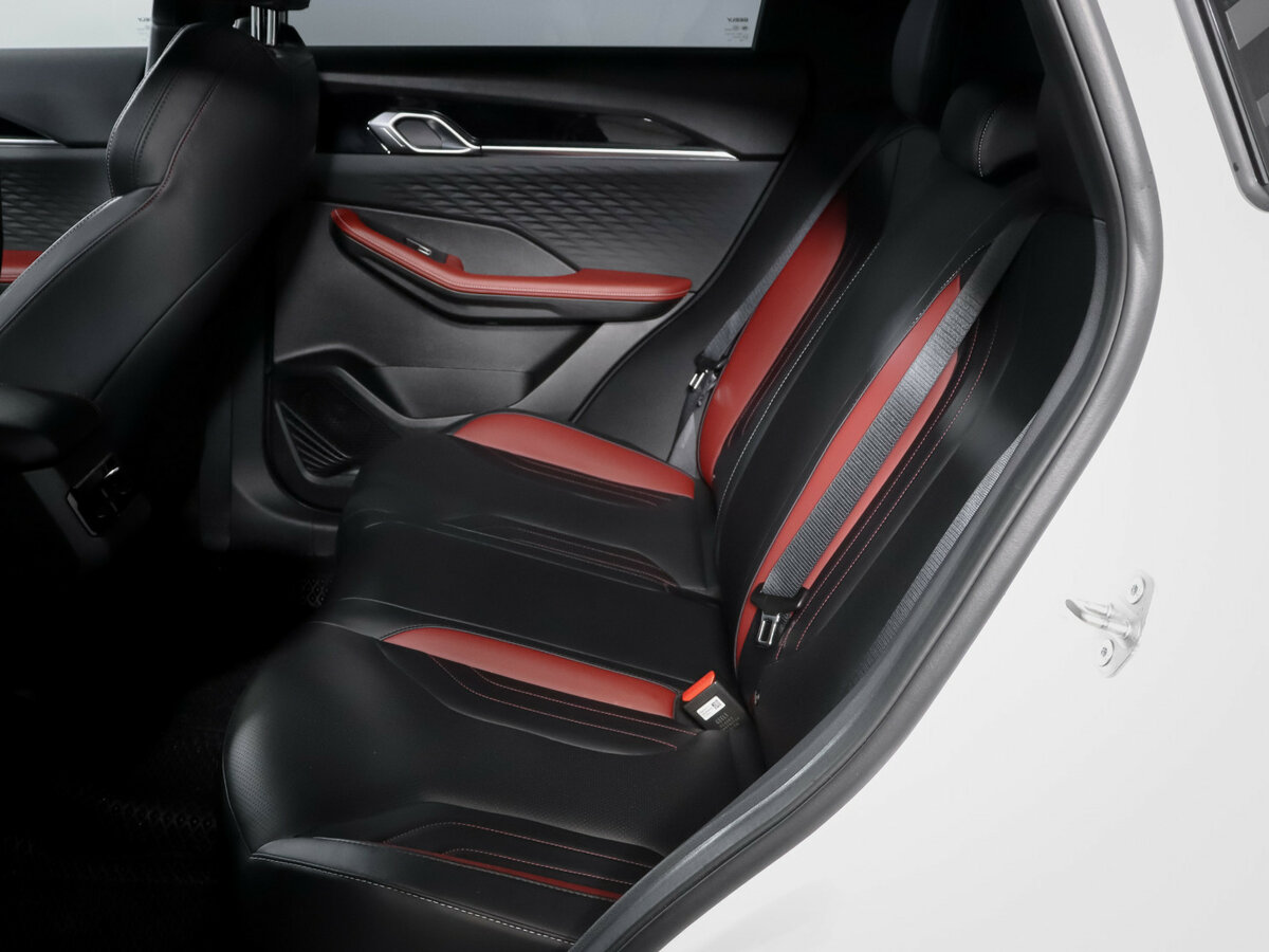 Купить Geely Coolray с пробегом. Фото: #7