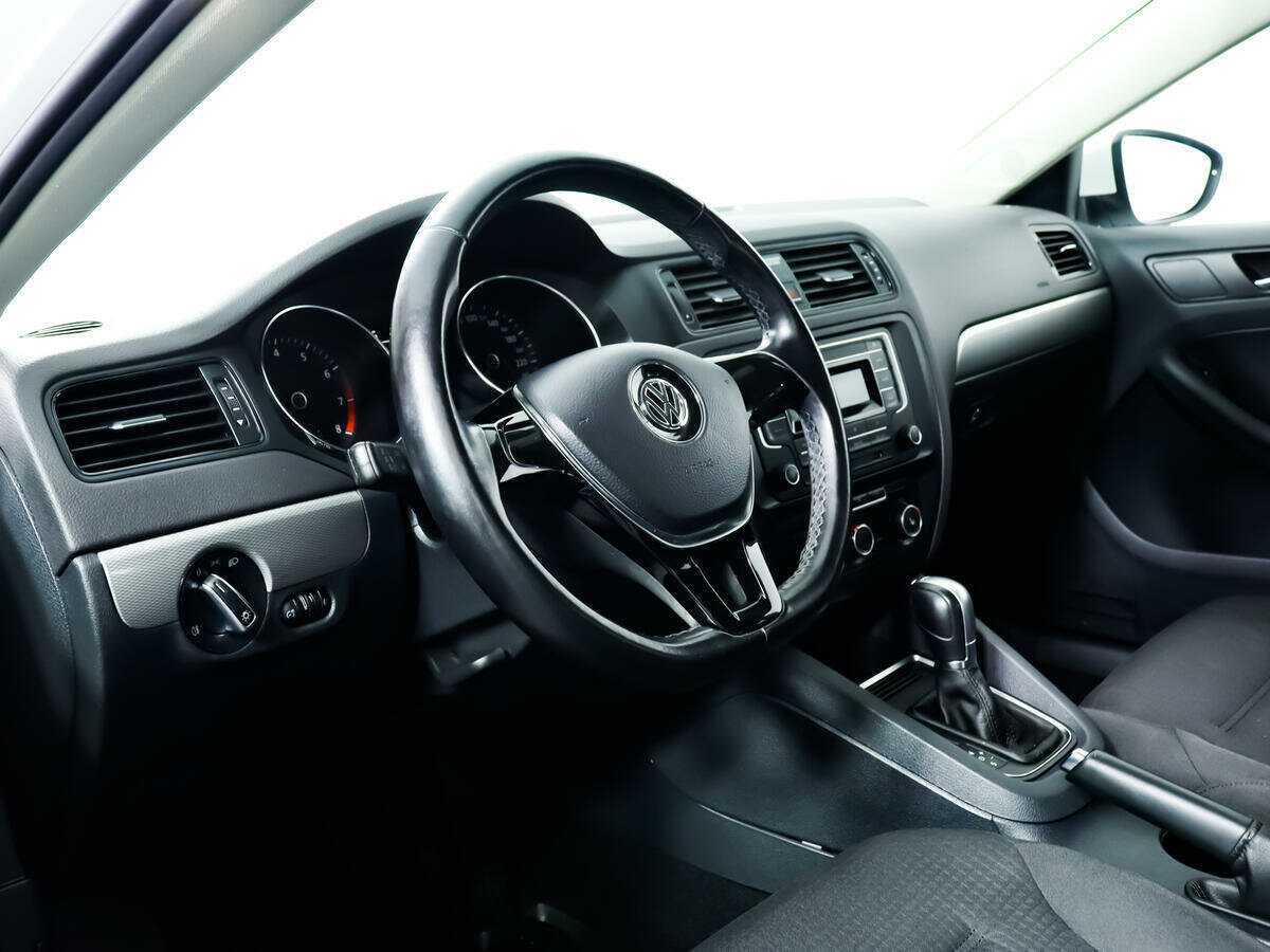 Купить Volkswagen Jetta с пробегом. Фото: #10