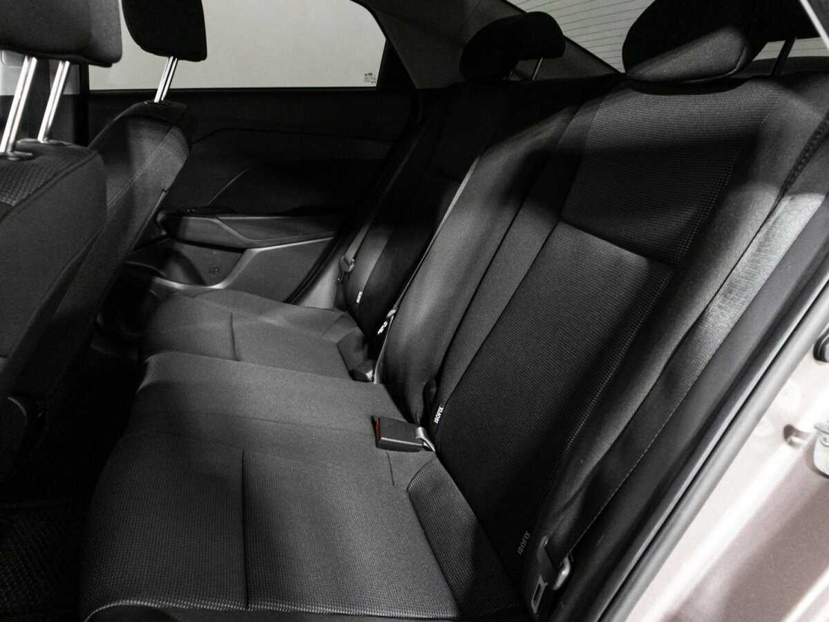 Купить Hyundai Solaris с пробегом. Фото: #9