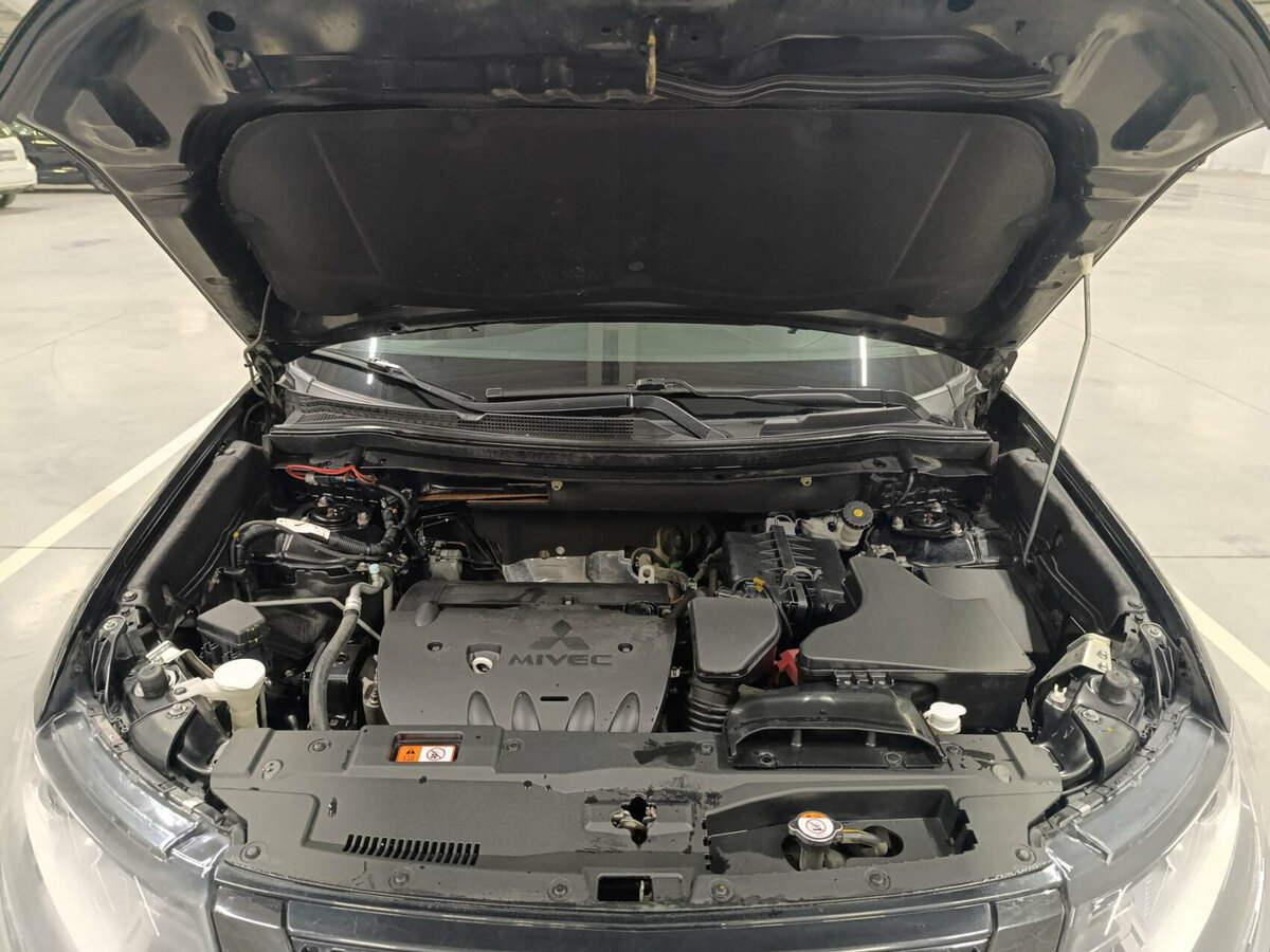 Купить Mitsubishi Outlander с пробегом. Фото: #8