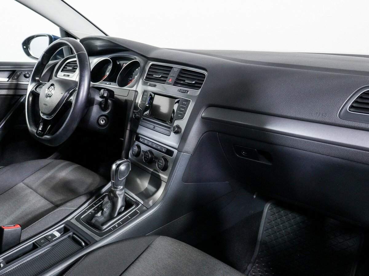 Купить Volkswagen Golf с пробегом. Фото: #7