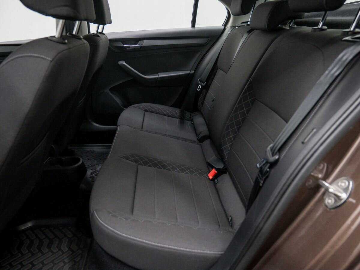 Купить Skoda Rapid с пробегом. Фото: #11