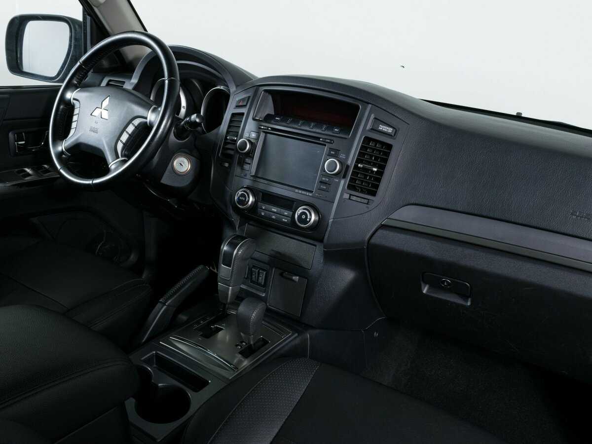 Купить Mitsubishi Pajero с пробегом. Фото: #7