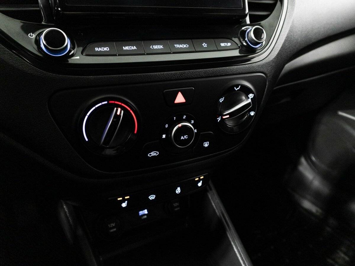 Купить Hyundai Solaris с пробегом. Фото: #14