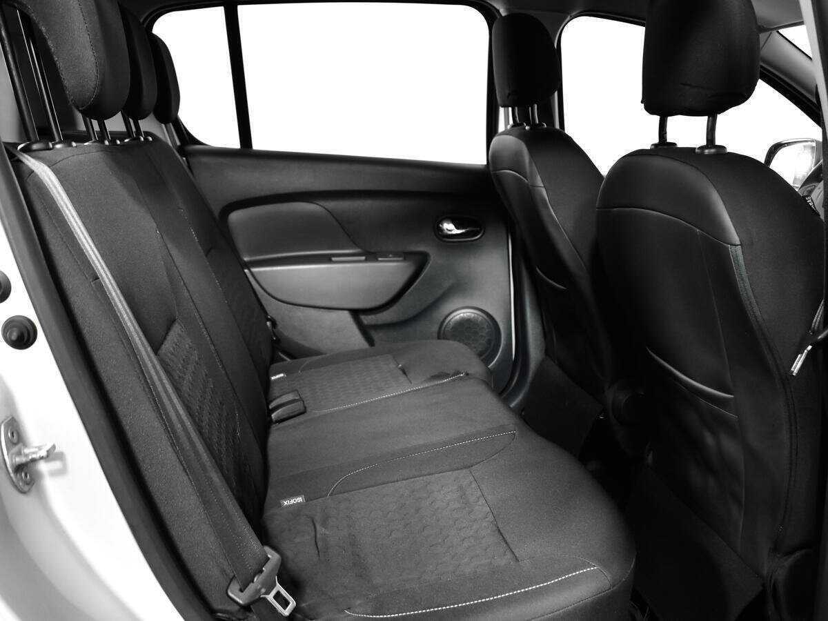 Купить Renault Sandero с пробегом. Фото: #9