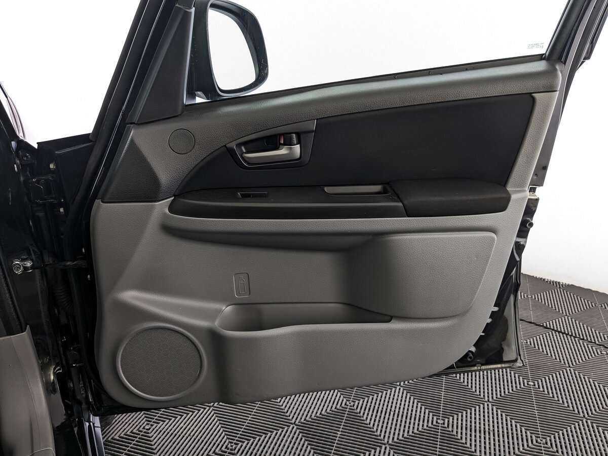 Купить Suzuki SX4 с пробегом. Фото: #20