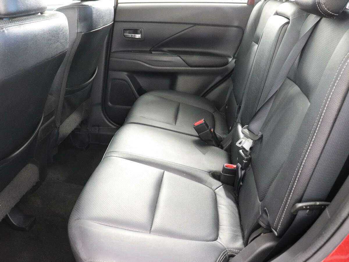 Купить Mitsubishi Outlander с пробегом. Фото: #7