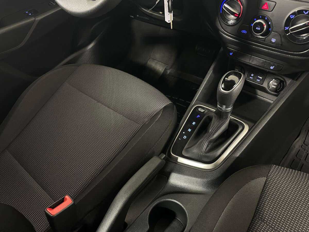 Купить Hyundai Solaris с пробегом. Фото: #15