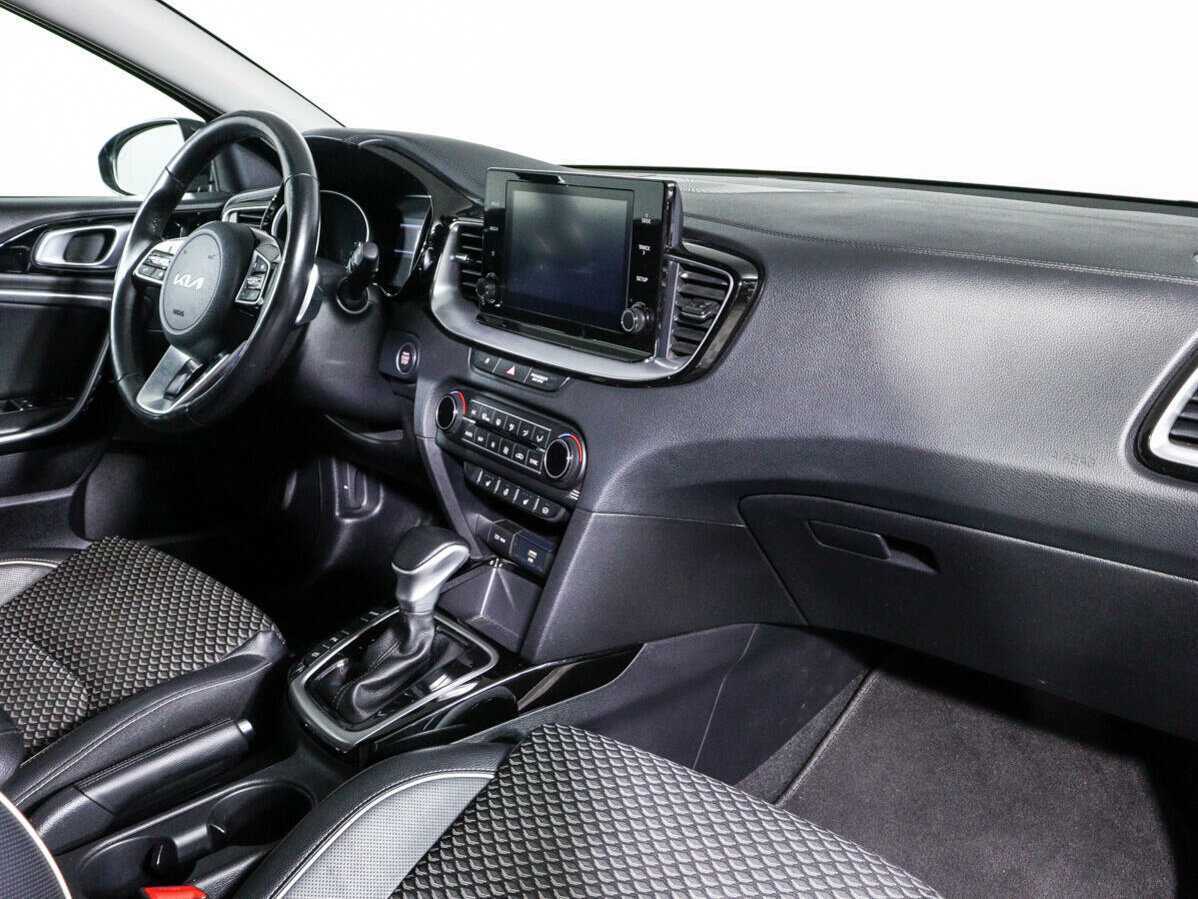 Купить Kia Ceed с пробегом. Фото: #8