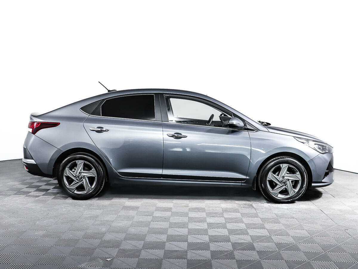Купить Hyundai Solaris с пробегом. Фото: #3