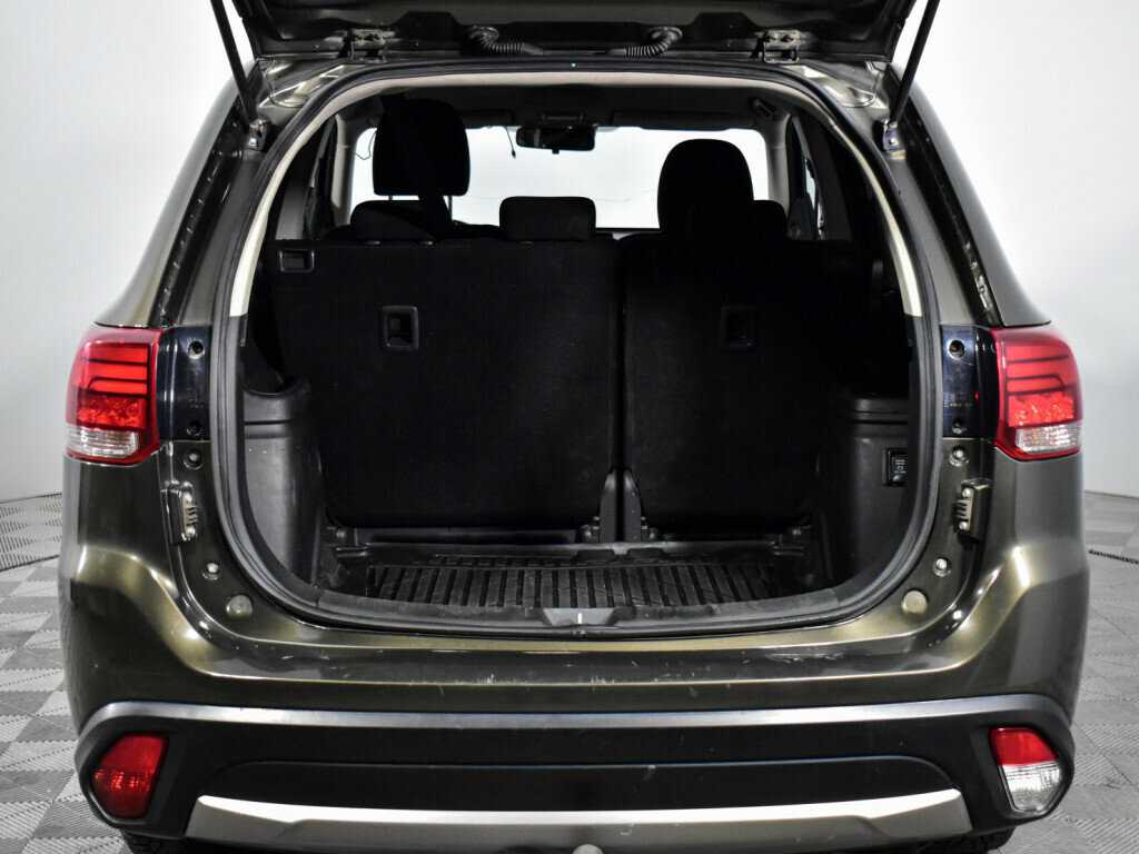 Купить Mitsubishi Outlander с пробегом. Фото: #18