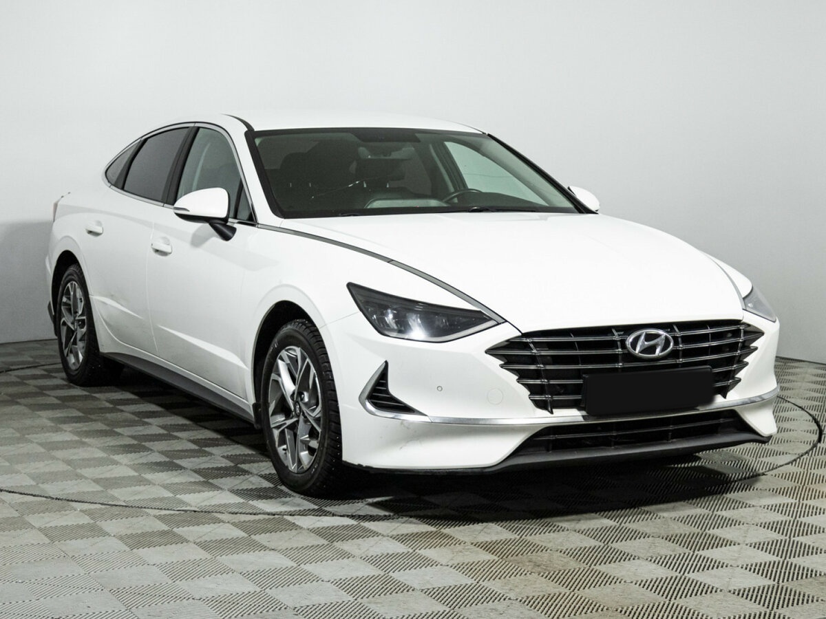 Купить Hyundai Sonata с пробегом. Фото: #2