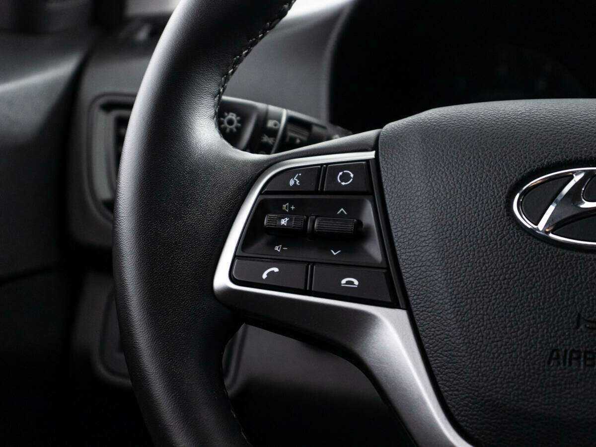 Купить Hyundai Solaris с пробегом. Фото: #18