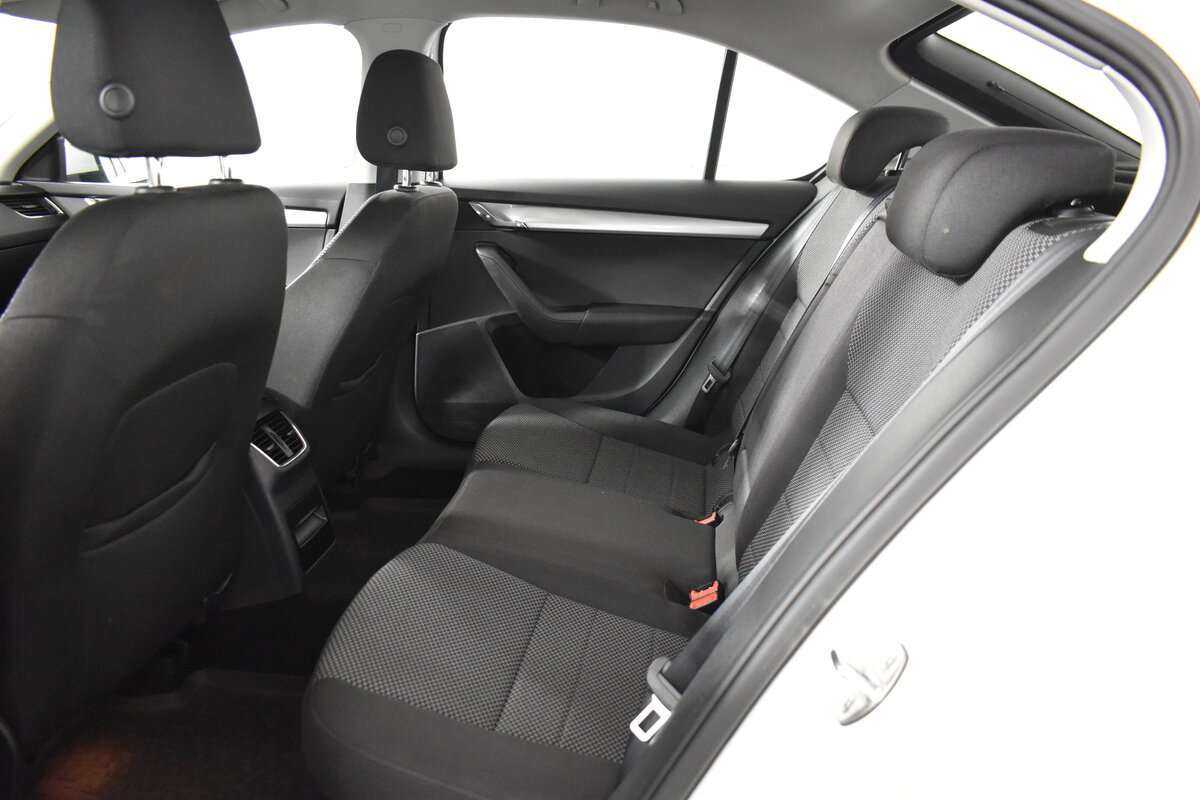 Купить Skoda Octavia с пробегом. Фото: #11