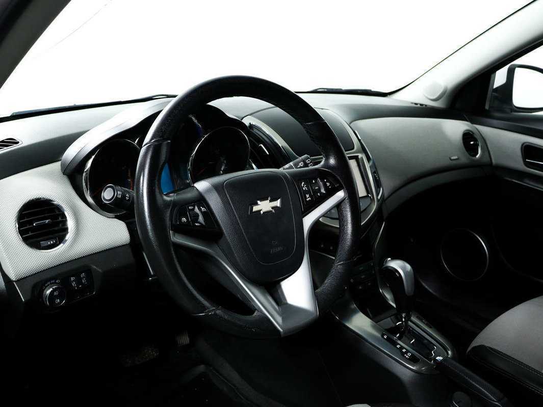 Купить Chevrolet Cruze с пробегом. Фото: #12