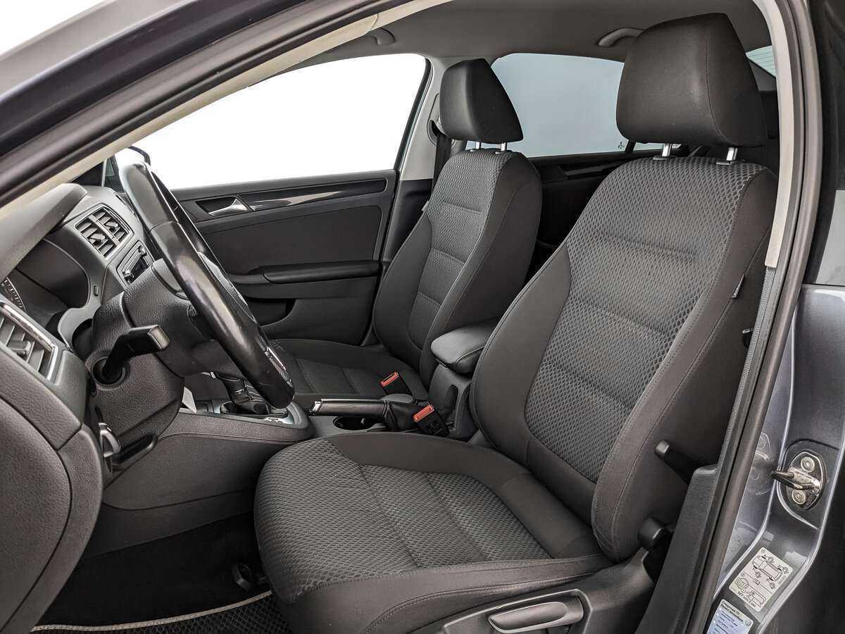 Купить Volkswagen Jetta с пробегом. Фото: #14