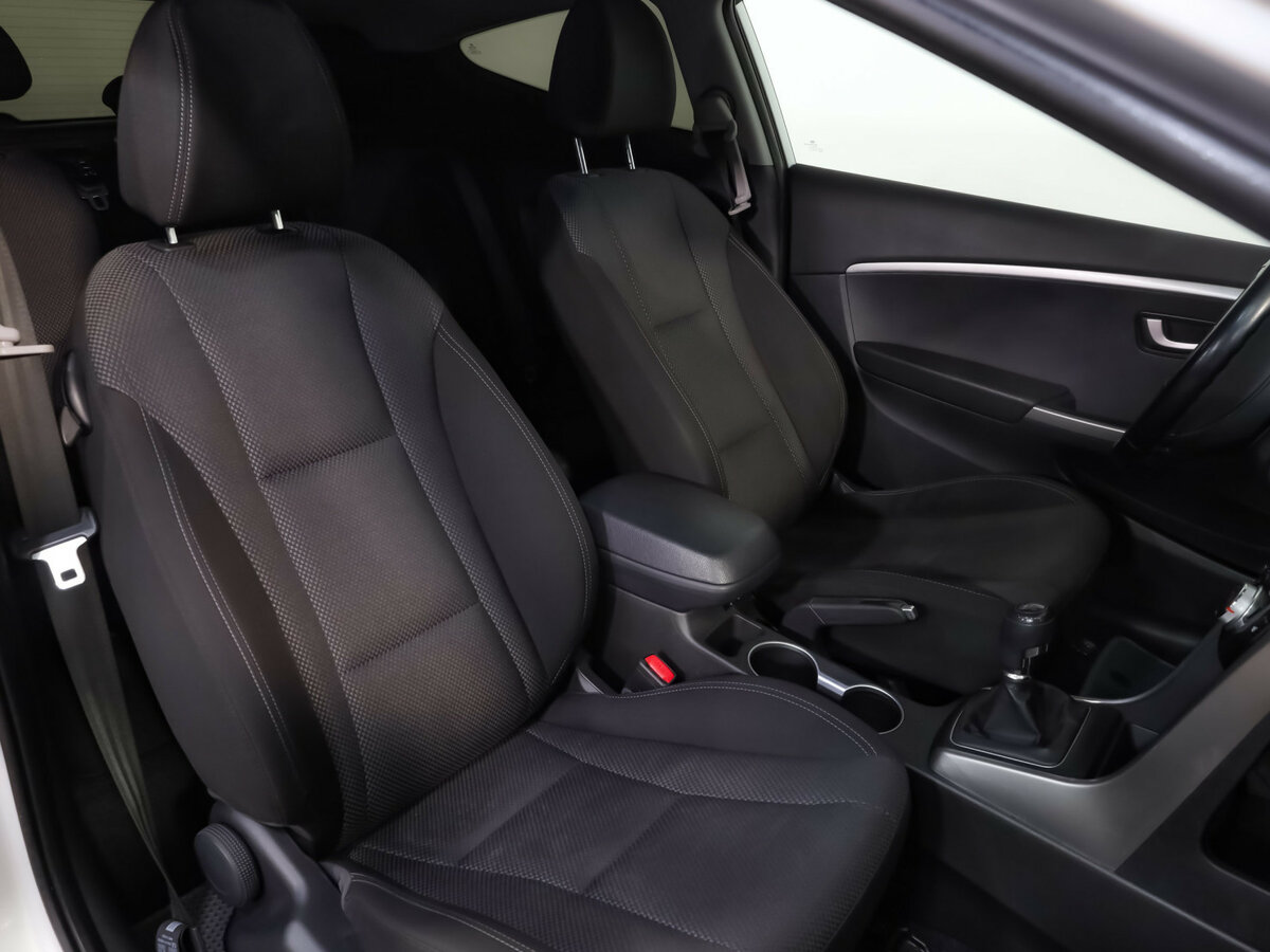 Купить Hyundai i30 с пробегом. Фото: #16