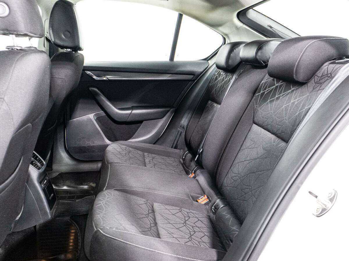 Купить Skoda Octavia с пробегом. Фото: #9