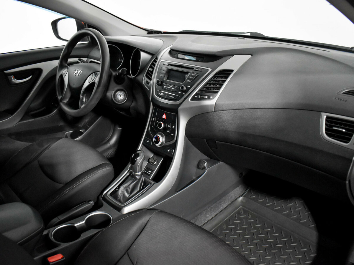 Купить Hyundai Elantra с пробегом. Фото: #11