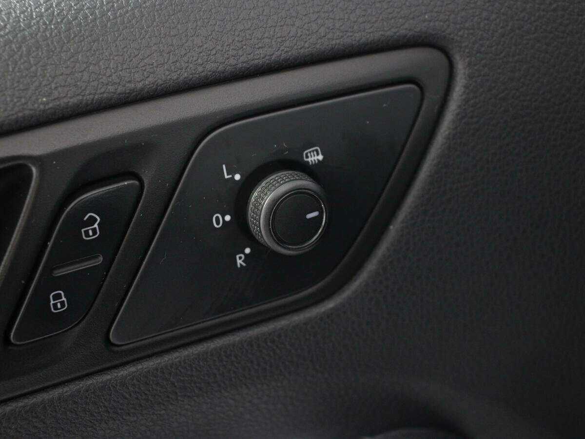 Купить Volkswagen Jetta с пробегом. Фото: #14