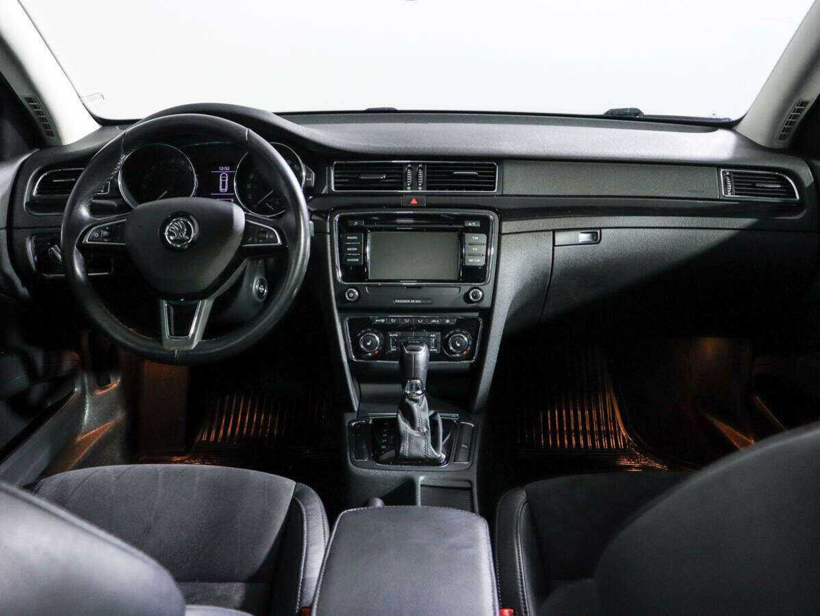 Купить Skoda Superb с пробегом. Фото: #11
