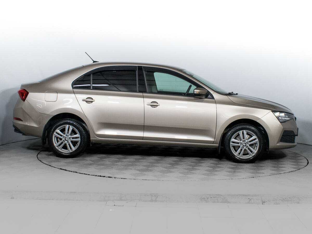 Купить Skoda Rapid с пробегом. Фото: #3