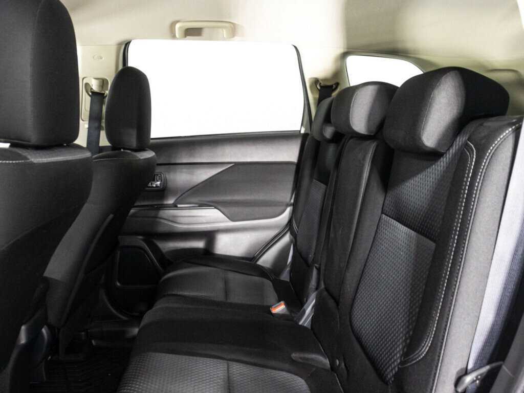 Купить Mitsubishi Outlander с пробегом. Фото: #9