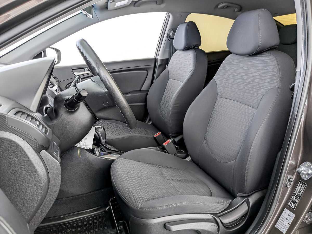 Купить Hyundai Solaris с пробегом. Фото: #18