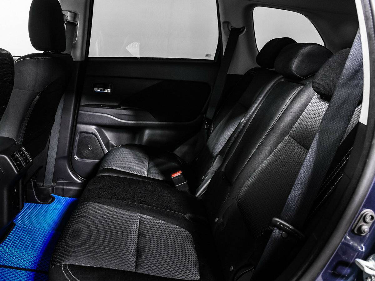 Купить Mitsubishi Outlander с пробегом. Фото: #11