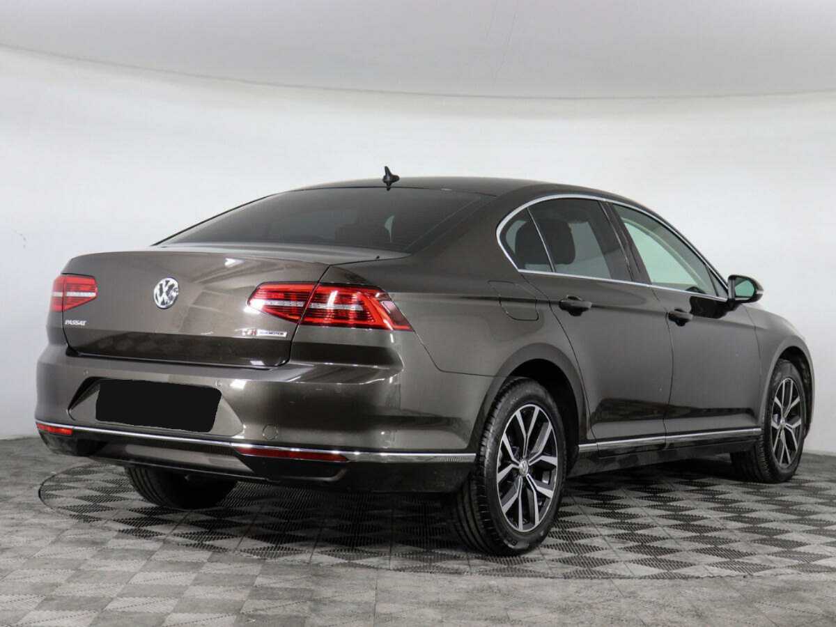 Купить Volkswagen Passat с пробегом. Фото: #4