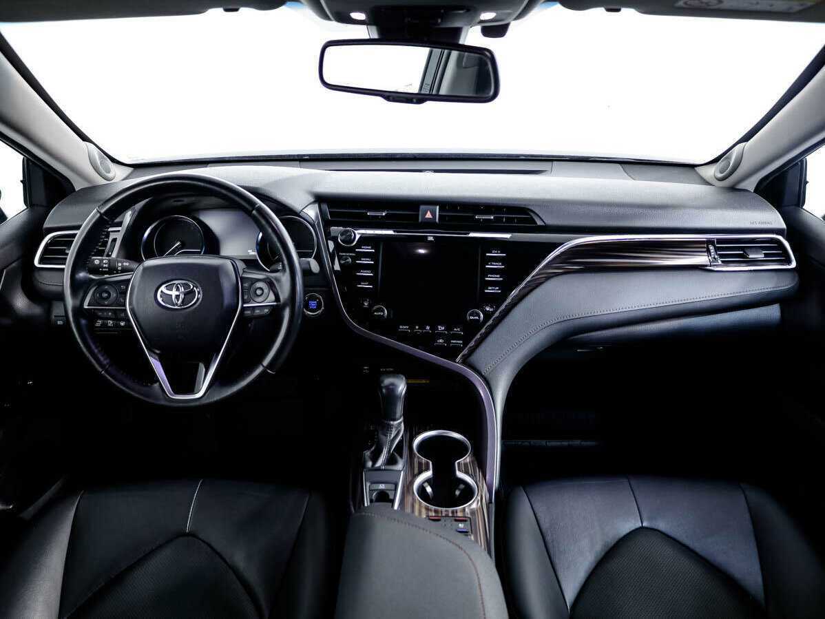 Купить Toyota Camry с пробегом. Фото: #8