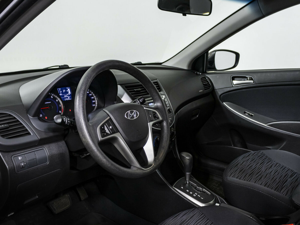 Купить Hyundai Solaris с пробегом. Фото: #8