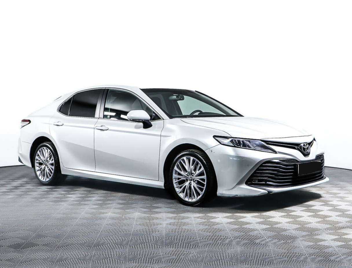 Купить Toyota Camry с пробегом. Фото: #2