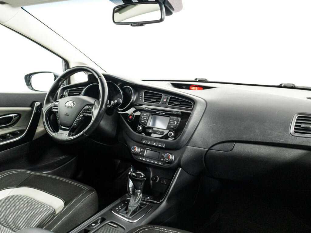 Купить Kia Ceed с пробегом. Фото: #8