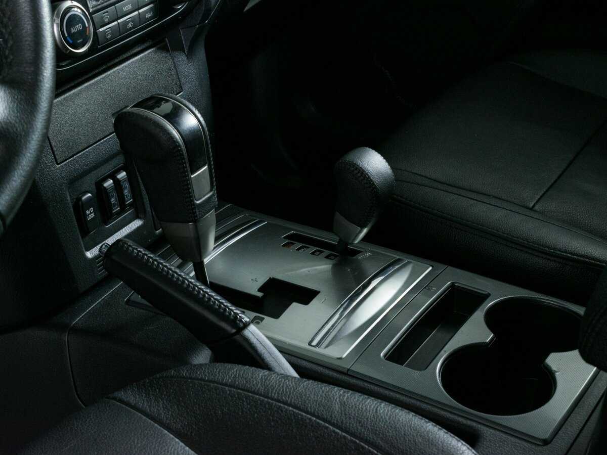 Купить Mitsubishi Pajero с пробегом. Фото: #12