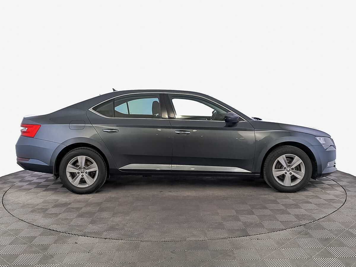 Купить Skoda Superb с пробегом. Фото: #3