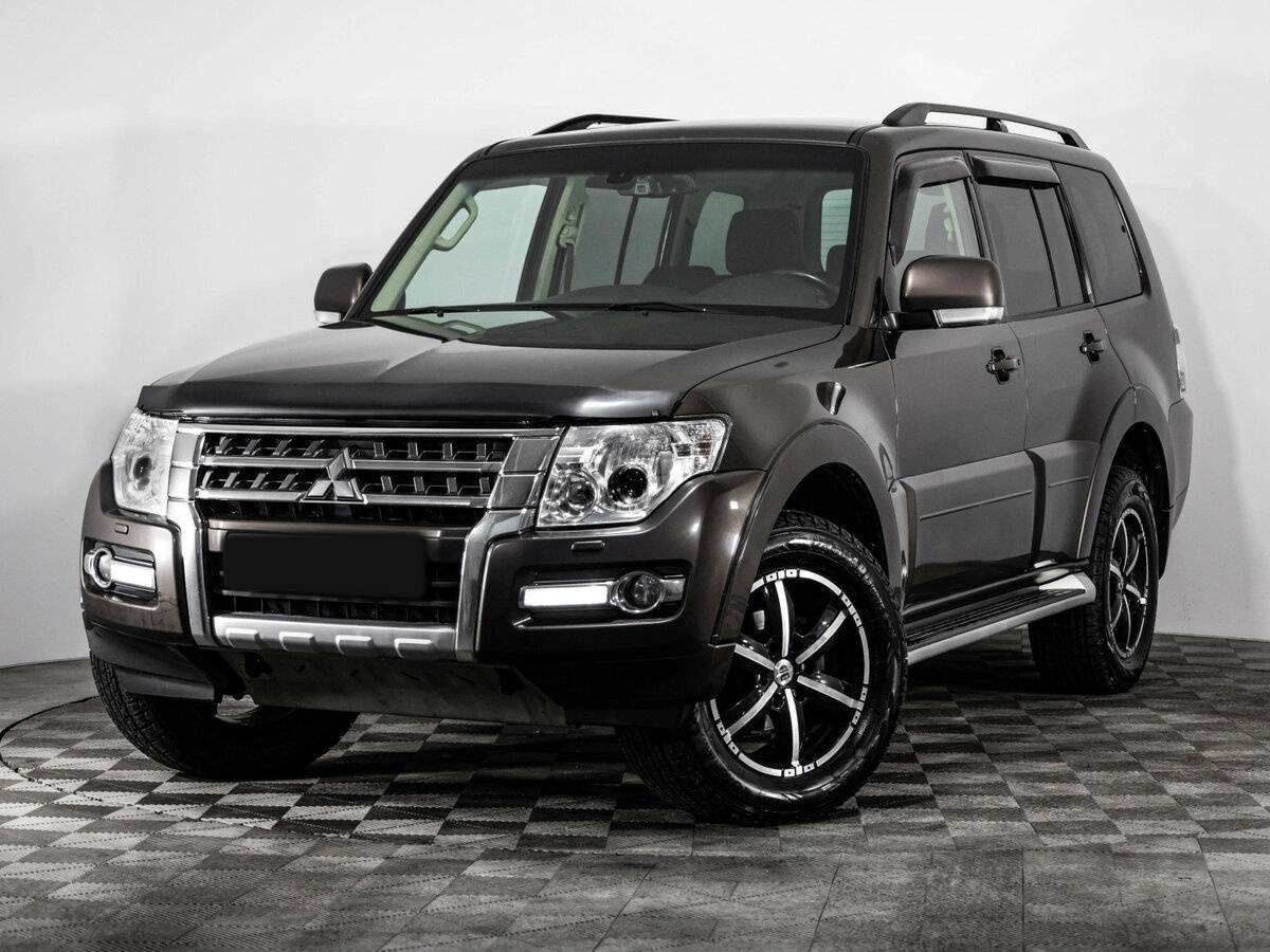 Купить Mitsubishi Pajero с пробегом. Посмотреть фото