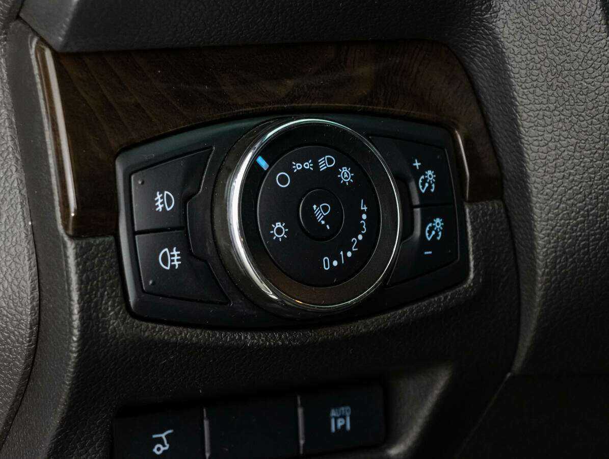 Купить Ford Explorer с пробегом. Фото: #15