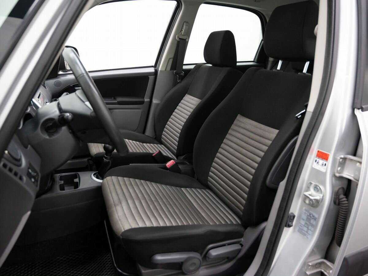 Купить Suzuki SX4 с пробегом. Фото: #6