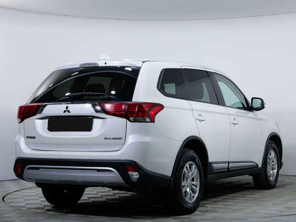 Купить Mitsubishi Outlander с пробегом. Фото: #4