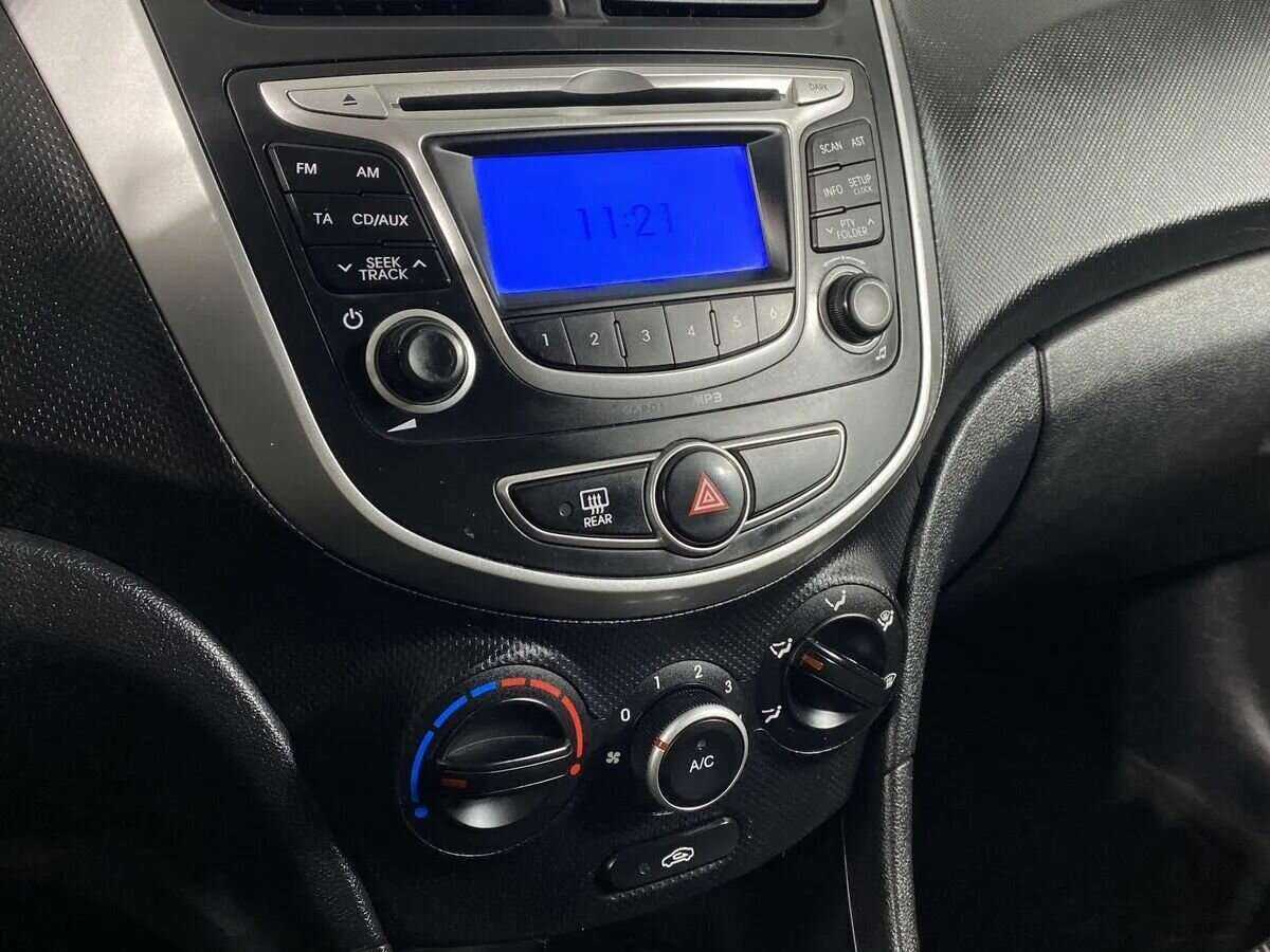 Купить Hyundai Solaris с пробегом. Фото: #11