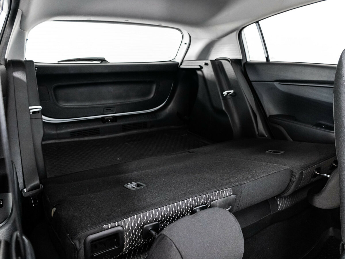 Купить Kia Rio с пробегом. Фото: #15