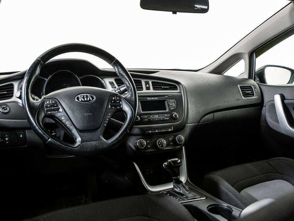 Купить Kia Ceed с пробегом. Фото: #10